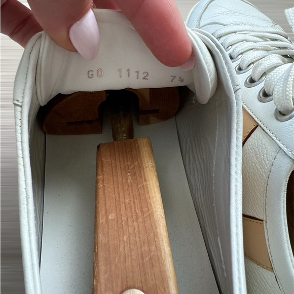 Men’s Louis Vuitton White Low Top Classic V Sneaker Sz 7.5/ US 8.5 - Picture 14 of 15